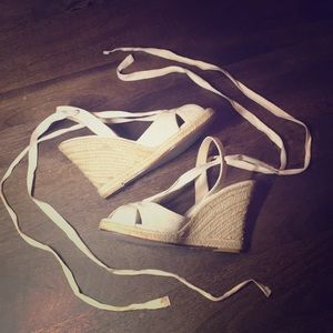 Banana Republic Cream Linen Espadrille Wedge